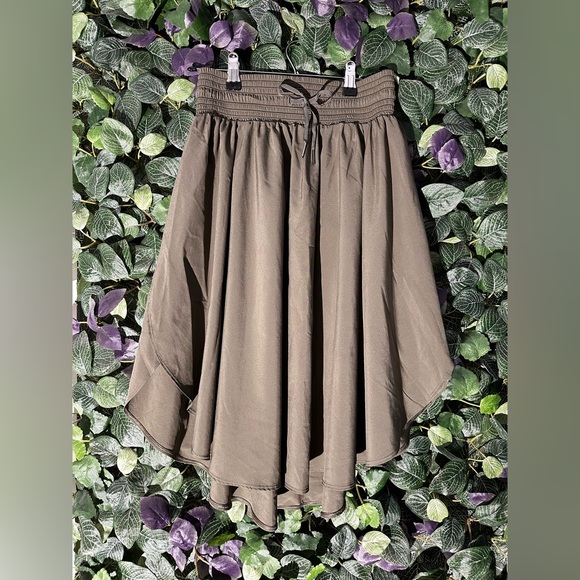 Lululemon The Everyday Skirt in Sage - EXCELLENT/LIKE NEW CONDITION - Picture 6 of 8